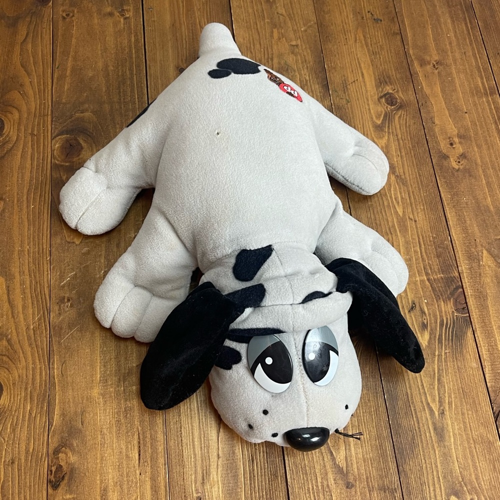 Vintage 1990’s Squeaky pound puppies plush dog gray and black